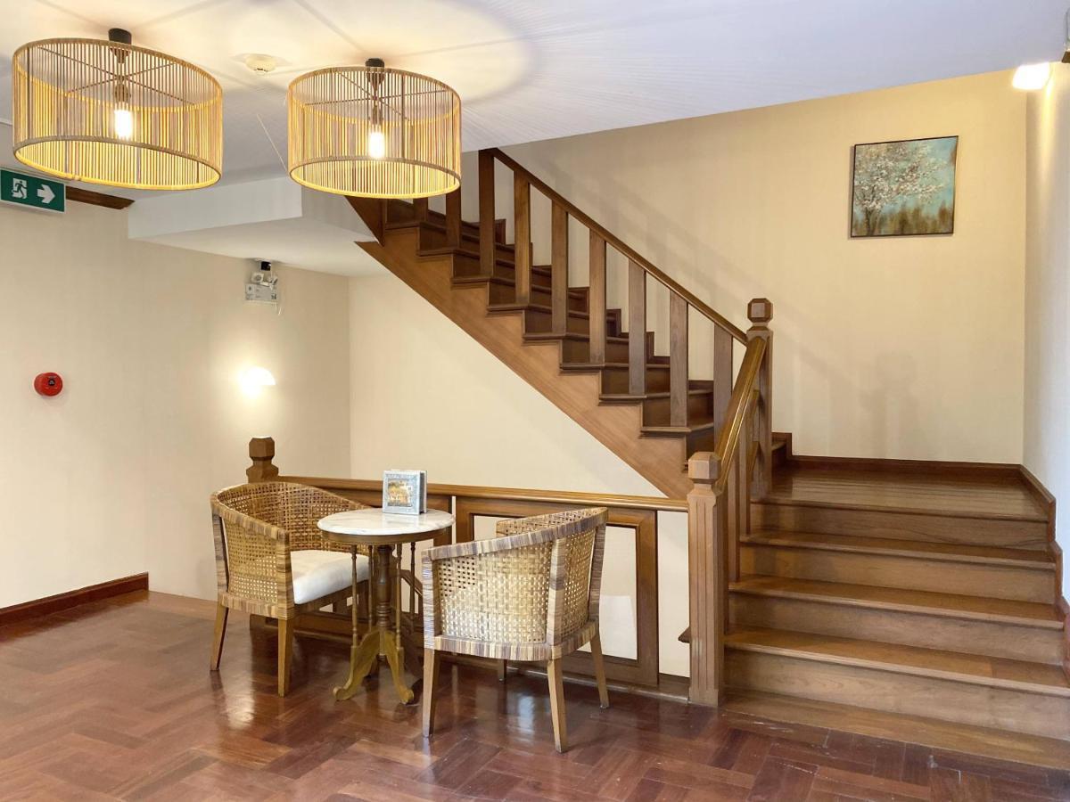 Nt Place Sukhumvit Suites Банкок Екстериор снимка